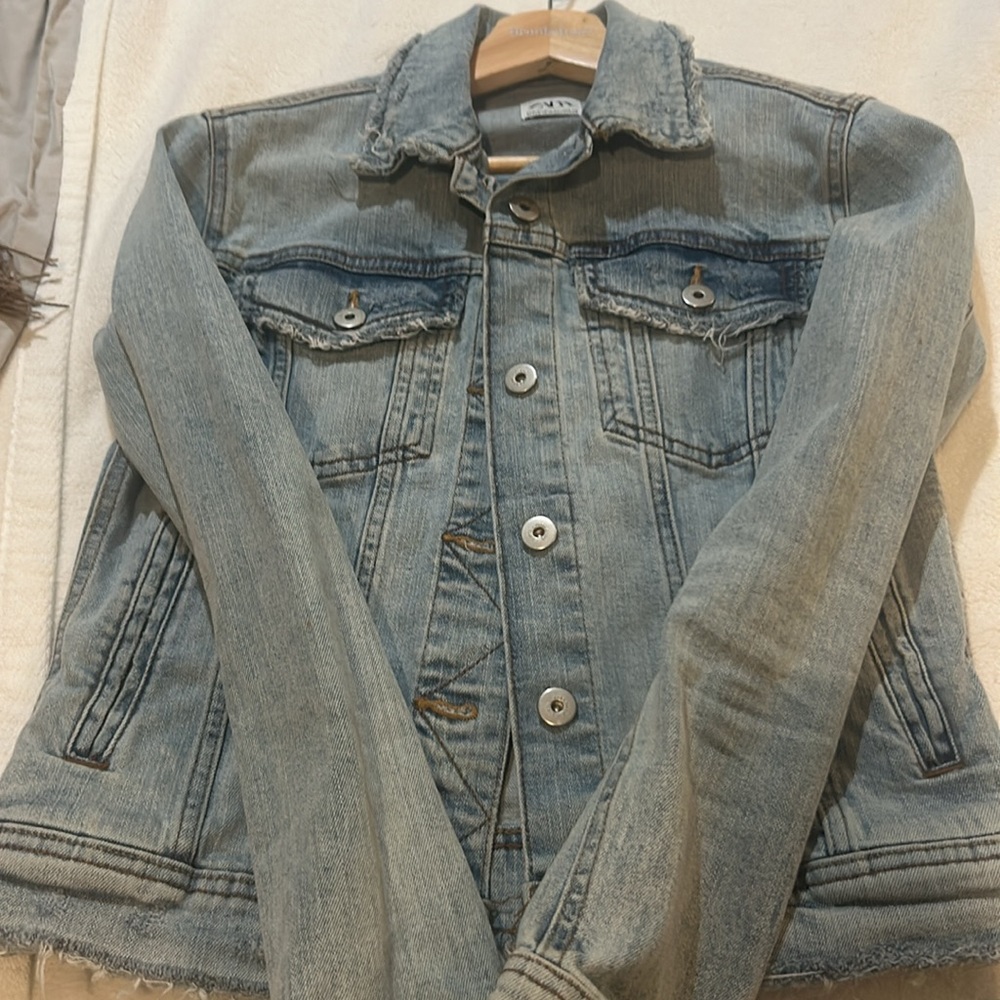 Jean jacket - Picture 2 of 4